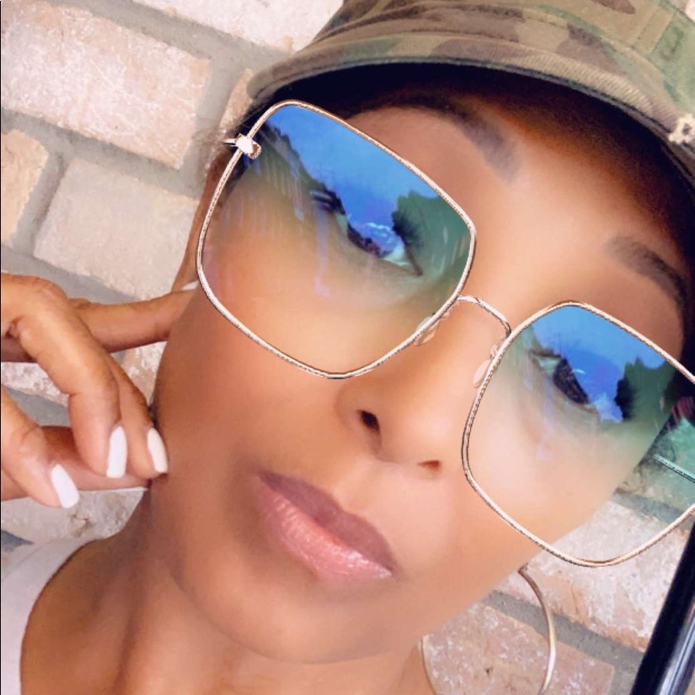 Meet your Posher, Harrolynn